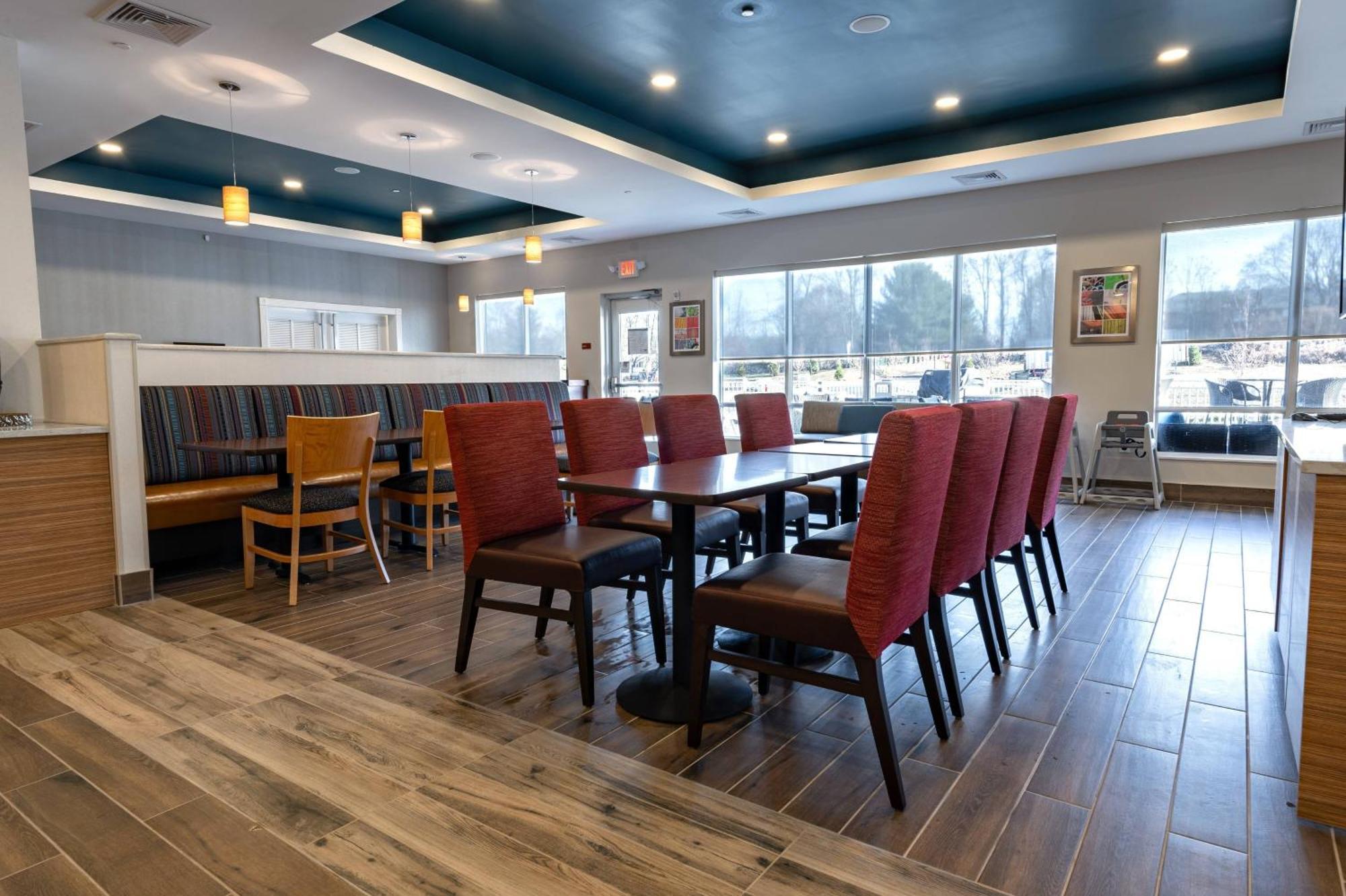 Towneplace Suites By Marriott Clinton Exterior foto